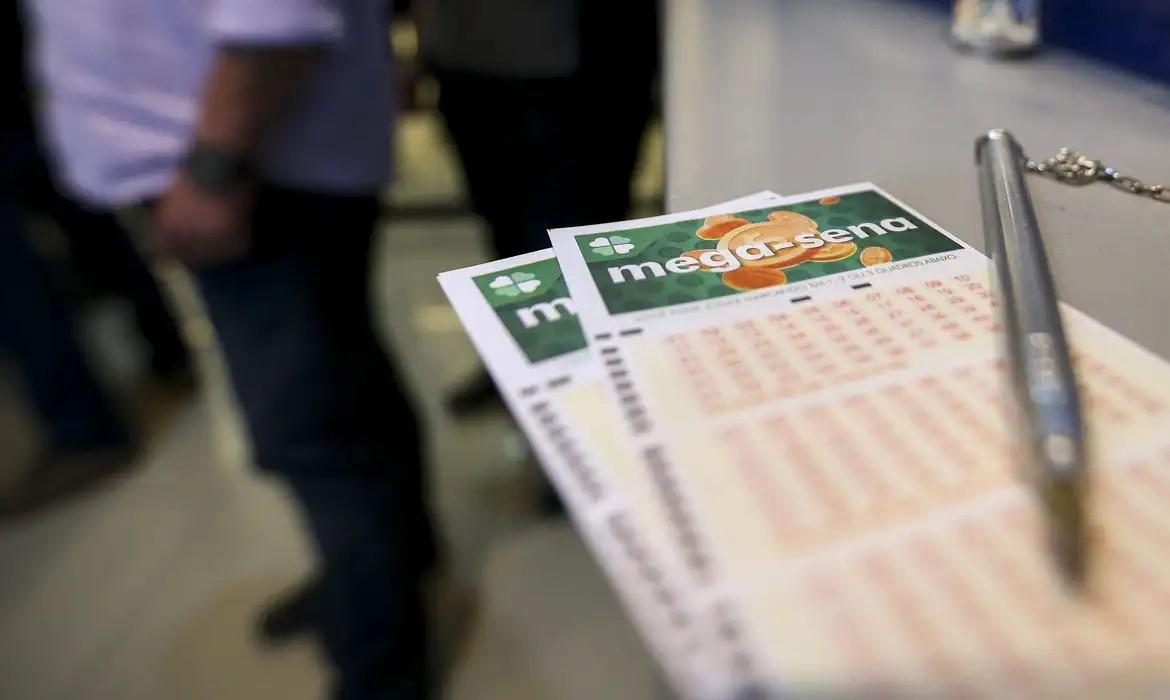 Mega-Sena não tem ganhador e prêmio acumulado vai para R$ 42 milhões Mega-Sena não tem ganhador e prêmio acumulado vai para R$ 42 milhões