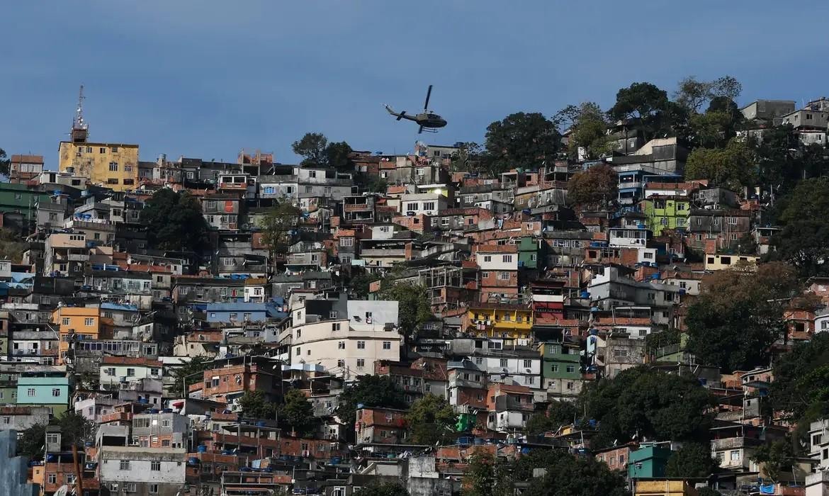 Tendência de consumo em favelas foge de estereótipo da pobreza extrema Tendência de consumo em favelas foge de estereótipo da pobreza extrema
