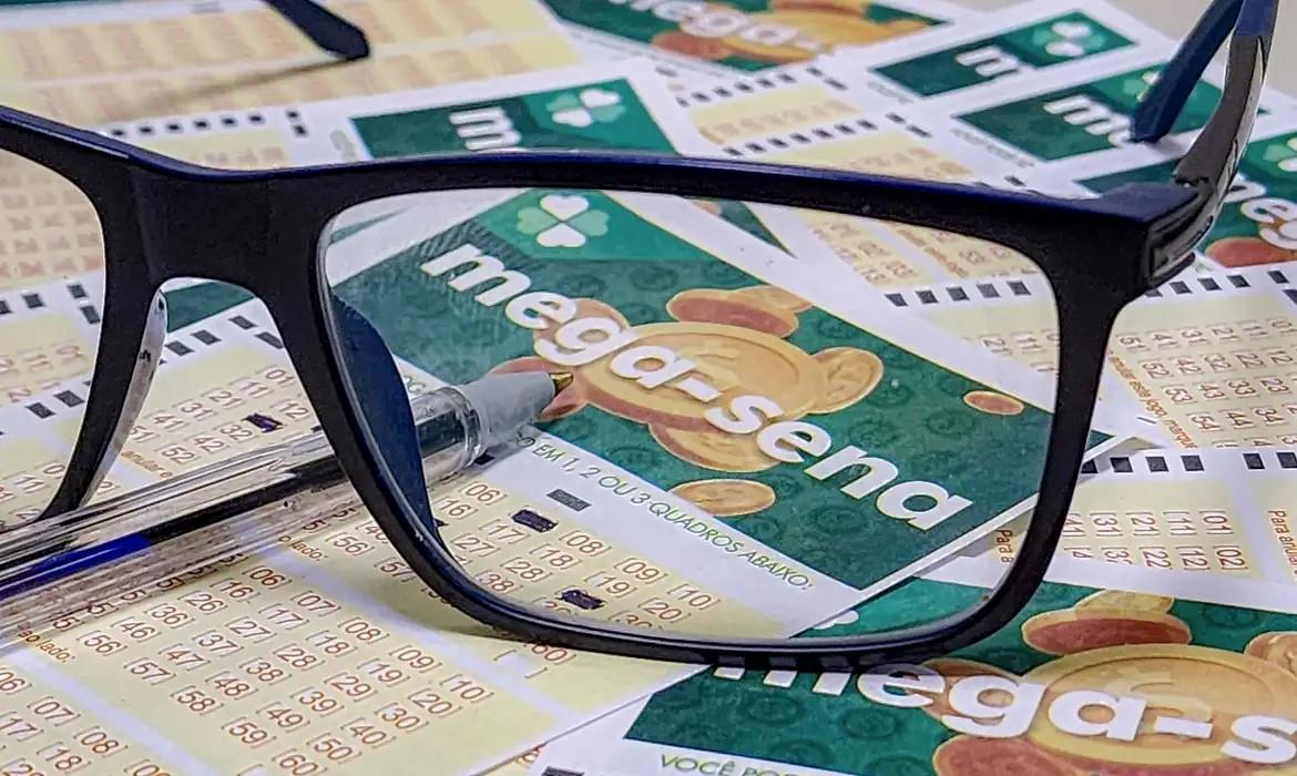 Mega-sena acumula e prêmio chega a R$ 25 milhões para a próxima terça Mega-sena acumula e prêmio chega a R$ 25 milhões para a próxima terça