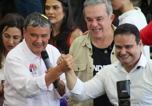 Ministro garante vinda de Lula a MS durante campanha para reforçar candidaturas... veja mais em https://www.campograndenews.com.br/politica/ministro-garante-vinda-de-lula-a-ms-durante-campanha-para-reforcar-candidaturas