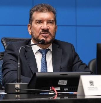 Ter professor substituto é direito dos alunos, diz Kemp sobre reclamação da 