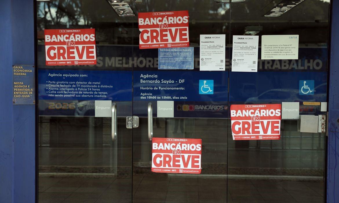 Bancários rejeitam proposta da Caixa e mantêm greve nacional e Sidrolândia MS
