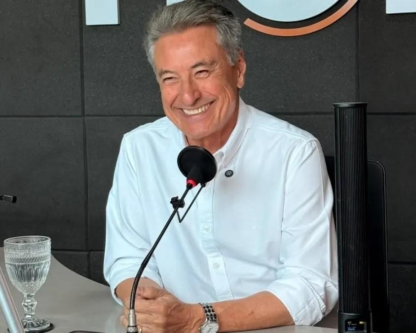 Hashioka reencontra amigo Arthur Mario de Nova Andradina em entrevista na Rádio Hora
