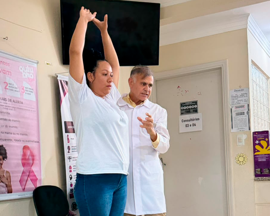 Mastologia nos Bairros inicia ações do Outubro Rosa com capacitação de profissionais da Saúde